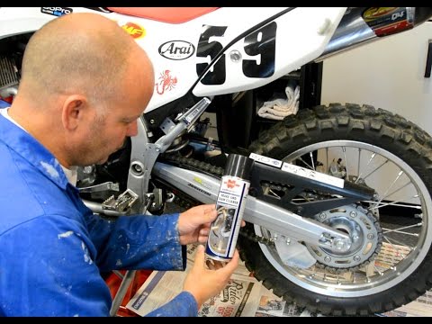 Rusty motorcycle chain clean and lube Rusty motorcycle chain clean and lube