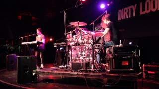 Dirty Loops "The Way She walks" Seattle 2014 Tour - Aron Mellergårdh Drum Solo