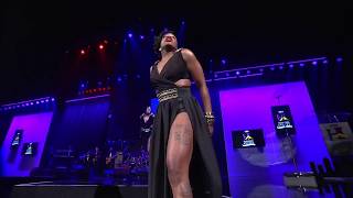 Fantasia Performs "When I See You" at Steve Harvey's Neighboorhood Awards