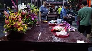 龍山寺（Longshan Temple)最有台灣特色