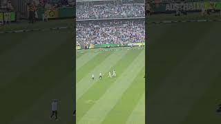 Virat Kohli Comes In For Batting In Melbourne | Virat Kohli Entry At MCG #viratkohli #ausvsind