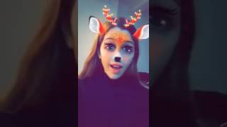 Rocío Cabrera cantando 'Santa Tell Me' en Snapchat