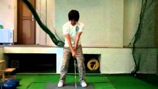 吉本巧コーチ　スタジオ　スイングサンプル golf lesson swing