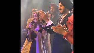 Nehu Da Viaah Live singing Neha Kakkar Rohanpreet