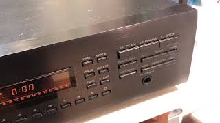 Yamaha CDX-530 Natural Sound Compact Disc Player Black - Mint Condition!