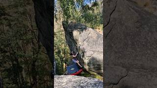 Harz IV 6B+ at Okertal - Teufelskanzel. #harz #okertal #bouldern #kletternharz #okertalbouldering