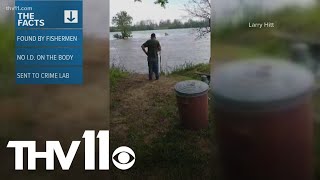 Jefferson County Sheriff Deputies investigating after body found on bank of Arkansas River