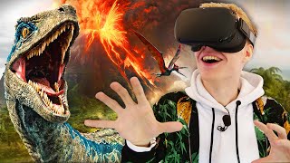 SCARY DINOSAURS ON THE OCULUS QUEST! | Jurassic World 360 VR Experience