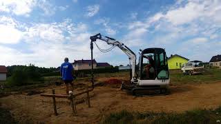 Poliu grezimas ir betonavimas (driling of pile for house foundation)