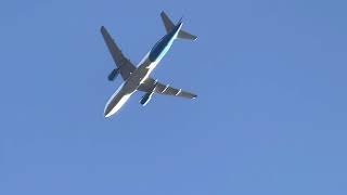 Allegiant Airlines Airbus A320 flies over at the school (FOPP)