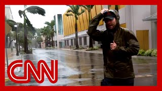 Watch CNN meteorologist report through Hurricane Ian winds