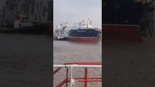 Most dangerous LNG VESSEL at jetty along side