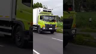 Refrigerated Truck Crossing the Highway #truck #jcb #respect #shorts