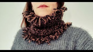 Crochet neck warmer with fur stitch finish