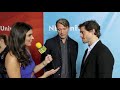 hugh dancy and mads mikkelsen from hannibal @ nbc red carpet afterbuzz tv interview