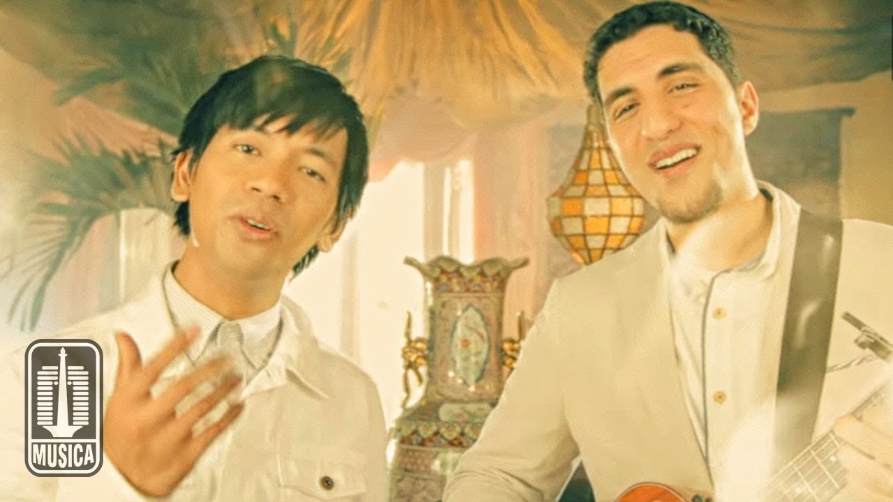 D'MASIV with Raef - Tala'Al Badru (Official Music Video) D'MASIV with Raef - Tala'Al Badru (Official Music Video)