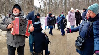 Отмечаем Сретение Господне с гармонью на перевес. Пятачок в Кузьминках.