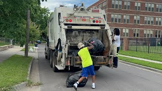 New International Heil 5000 Rear Loader Garbage Truck Packing Trash Bags