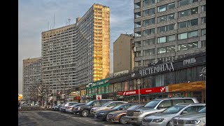 A walk along Novy Arbat street in Moscow