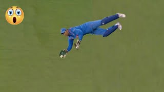 10 Huge Diving Catches In Cricket Ever 🔥