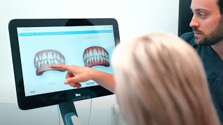 Dentist reviews the iTero Element™ 5D Plus imaging system