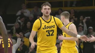 Minnesota wins in Iowa City for first time since 2015