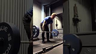 180KG Barbell Rows vs Deadlifts😅🫣 . The key to working a ton mentally is balancing things physically