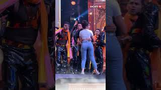 Varun Dhawan And Nora Fatehi's Dance On 'Garmi Garmi' At IIFA | Shorts | Short Videos | Viral Videos