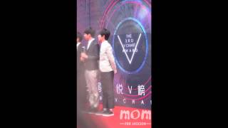 【TFBOYS易烊千玺频道】150411音悦V榜年度盛典 TFBOYS红毯部分【JACKSON YIYANGQIANXI Dịch Dương Thiên Tỉ】