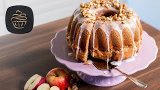 Herbstlicher Gugelhupf mit Äpfel, Zimt & Walnüssen 🍂 - Super saftig & lecker - Guglhupf Rezept