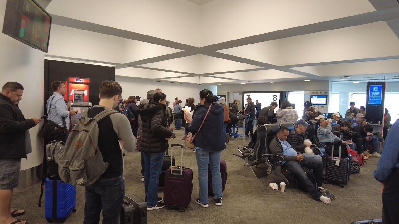 Walking John F. Kennedy International Airport (JFK) Terminal 7 In April ...