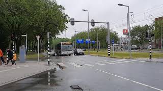 2 RET bussen komen aan op halte Lombardije in Rotterdam