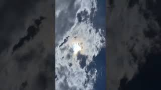 2024年3月18日12:43見上げた空のタイムラプス動画#空 #ソラズキ #空を見上げる #空はうらぎらない #一日一空 #一期一会 #空の動画 #素材 #iPhone11pro 雲がメラメラ