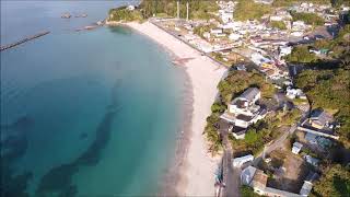 青い海と充実の浜茶屋　御座白浜海水浴場（三重県志摩市）