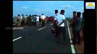 Mannar main road crash kills family