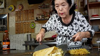 84歳のお姉さんが腕を振るう広島お好み焼き！鑑原食堂 Hiroshima Okonomiyaki Restaurant - Japanese Street Food