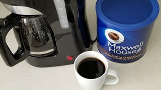 Coffee brewing with Maxwell House