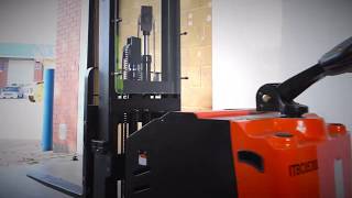 VULCAN® Fully Powered Counterbalance Stacker