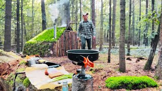 Building | The forest Hut o was covered with Moss | Fishing | Life in the wild Forest