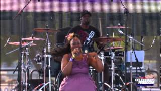 Mandisa performs \