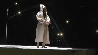 Rihanna - Woo (ANTI World Tour in Chicago)