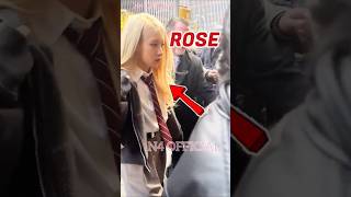 ROSE TODAY AT NYC😎🩷🫶🏻[SUBSCRIBE FOR MORE] #shorts #ytshorts #shortfeed #shortsviral #rose #rosé #apt