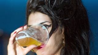 Amy Winehouse died from alcohol poisoning, says coroner