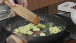 How to cook ❘ De Cecco Gnocchi with Garlic Sage ❘ วิธีทำนย๊อคคี by Chef Santo
