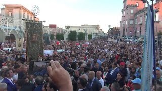 Giulia Tramontano, la commozione della comunità di Sant'Antimo alla fiaccolata