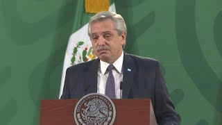 Presidente Fernández tilda de “payasada” la investigación de las “vacunas VIP” en Argentina