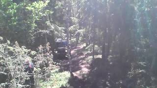 Offroad Nyköping 2014 06 14 - Cherokee and Defender going uphill