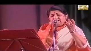Lata Mangeshkar - Jo Wada Kiya Woh  "Live in Concert"  With Roopkumar Rathod, In Hydrebad - 2002.