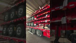 The flatbed semi-trailer is ready for shipment. #automobile #cargotrailer #truckdriver #trucking