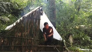 BUSHCRAFT MEMBANGUN TEMPAT BERLINDUNG SAAT HUJAN DERAS DAN PETIR MENCEKAM